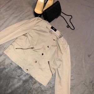 H&M beige Moro jacket ! Perfect for summer/spring!